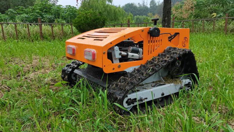 factory direct sales radio controlled mowing robot in China