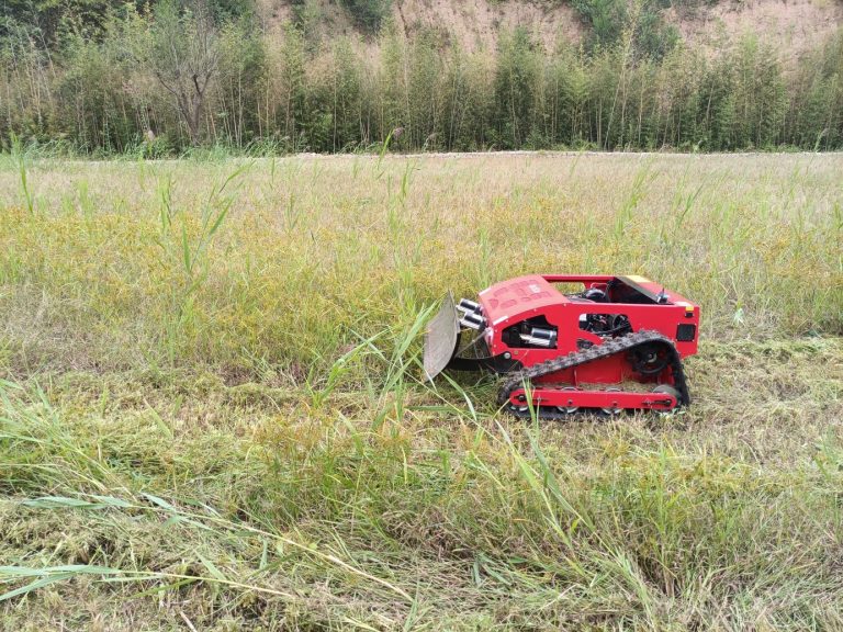 CE EPA approved gasoline engine low energy consumption remote control slope mower with tracks